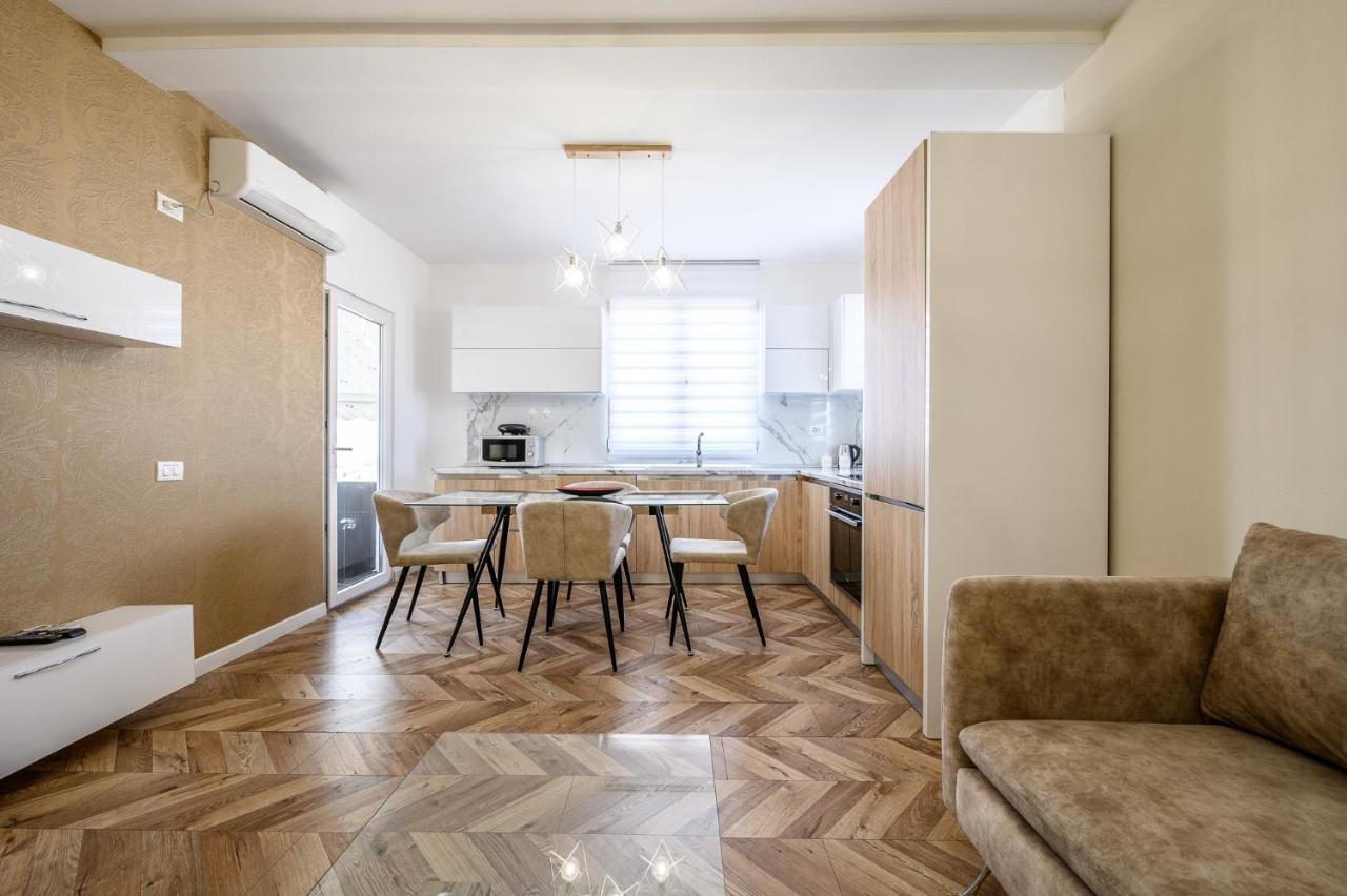 Miku Apartments-Luxury City View At Wilson Square Tirana Zewnętrze zdjęcie